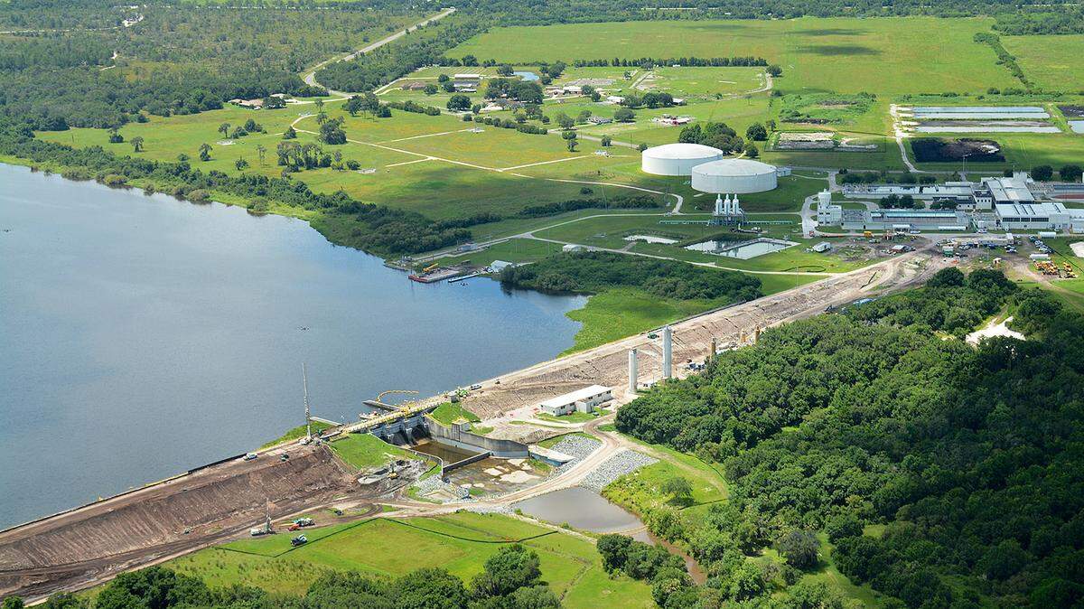 What causes the musty smell in Manatee County water