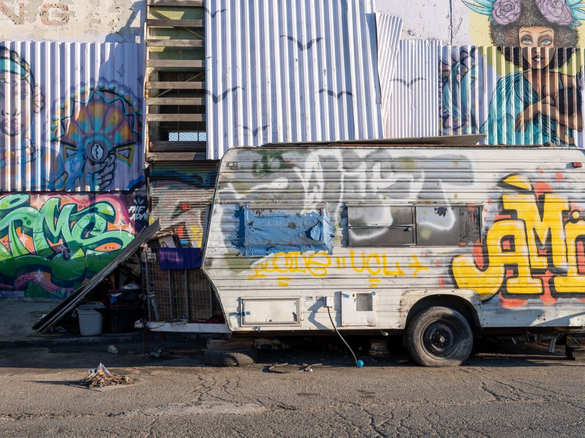 Homelessness drops 20% in Oakland, marking the first decline in years