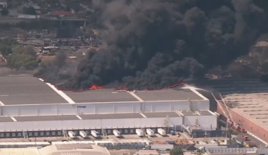 Boyle Heights fire sends thick smoke over LA – NBC Los Angeles
