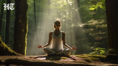Meditation in nature. (Freepik)