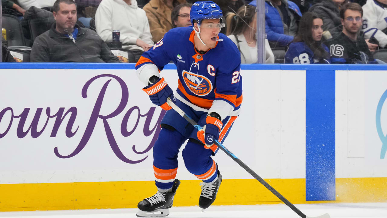 Lee's agent meets with Islanders, who hope to keep longtime captain