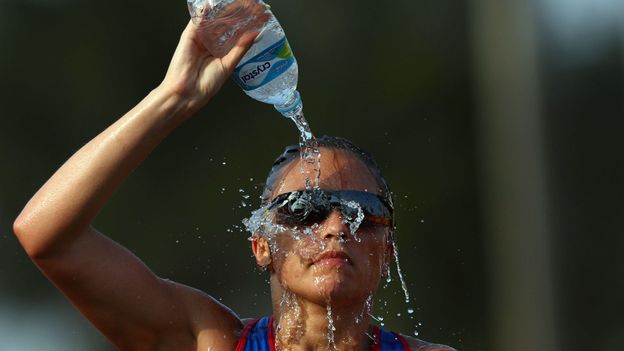 How to exercise safely in hot weather
