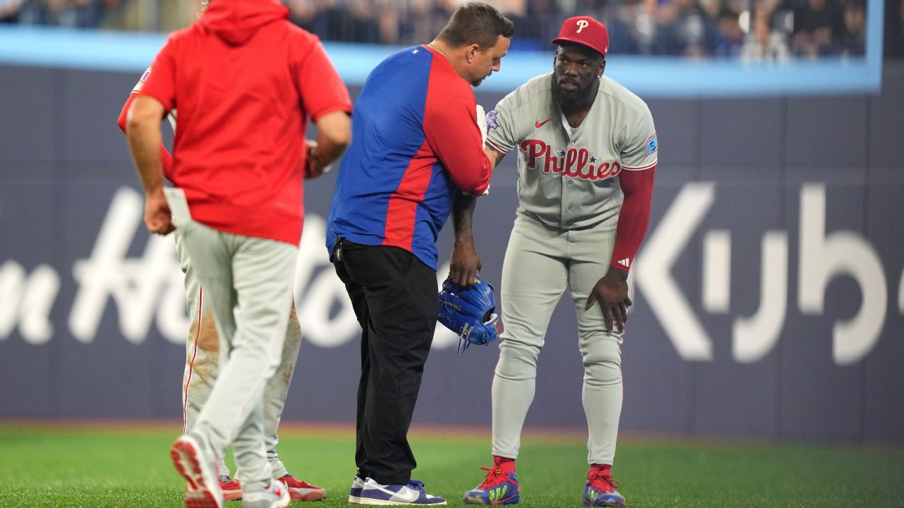 Phillies' Adolis García exits with pulled muscle in shoulder
