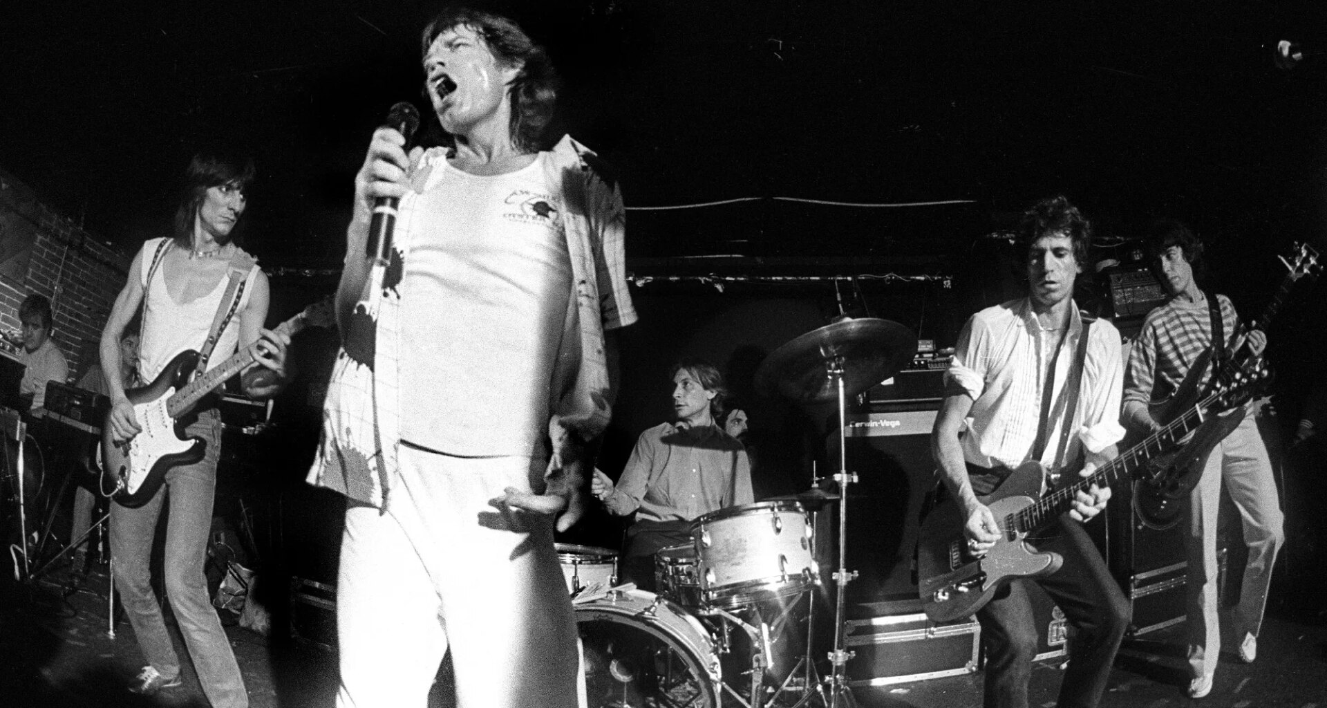 3 Rock Songs From 1980 That Every 80s Kid Can Still Sing Along to Today