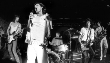 3 Rock Songs From 1980 That Every 80s Kid Can Still Sing Along to Today
