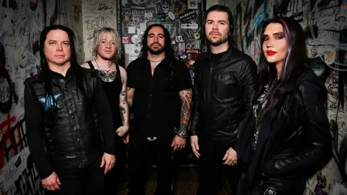 Saliva Release "Edge Of A Knife" Music Video