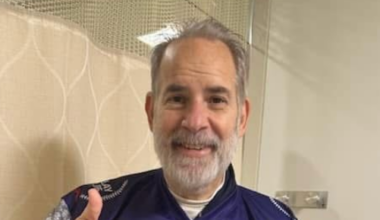 A strange symptom during his daily commute led to a man's Stage IV cancer diagnosis