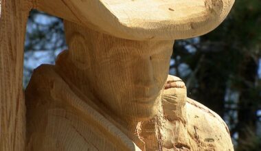 Castle Rock artist carves 200-year-old Colorado stump into cowboy sculpture