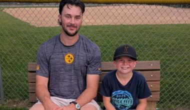 Paul Skenes makes an impromptu visit to local Little Leaguers — a day before facing the Dodgers