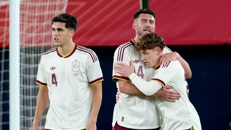 Newcastle thought they had a deal in place for Spain international Victor Munoz