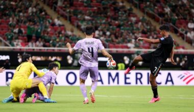 Mexico vs. South Korea score: El Tri clinch win Group A on goalkeeper blunder