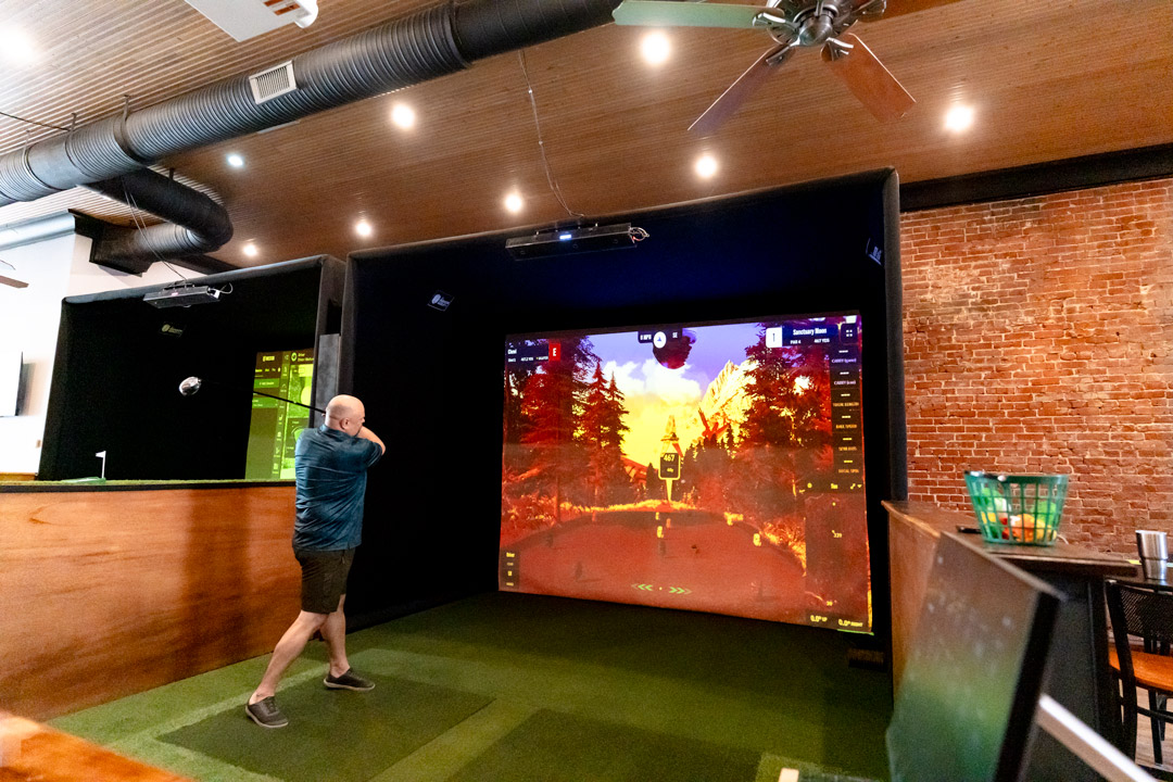 Golf simulator Fore! on Fourth opens in Huntingburg