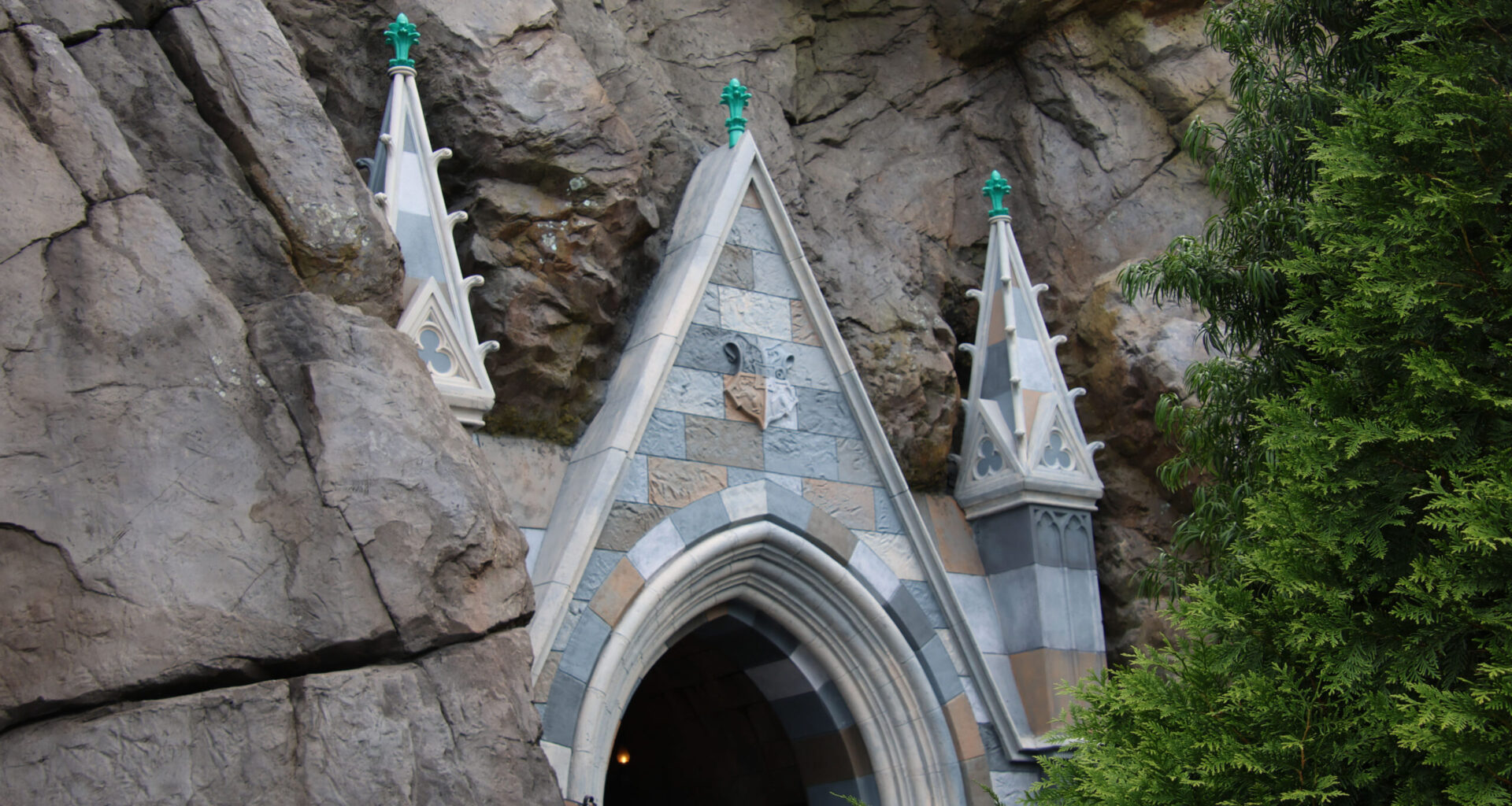 The iconic Hogwarts Castle in The Wizarding World of Harry Potter &ndash;&nbsp;Hogsmeade has been refurbished. The project began in March.