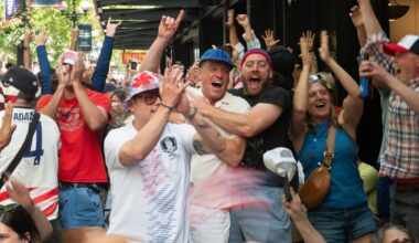 Crowds and cheers in Seattle as US wins its second World Cup match 2-0
