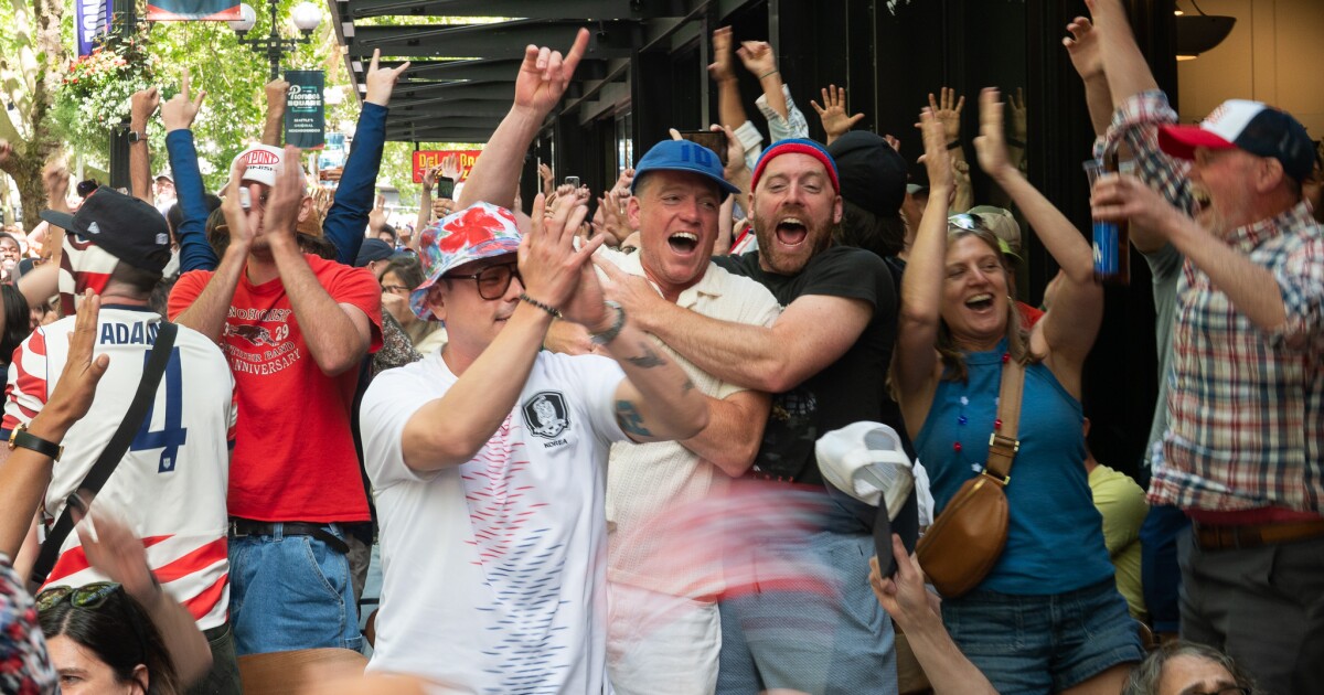 Crowds and cheers in Seattle as US wins its second World Cup match 2-0