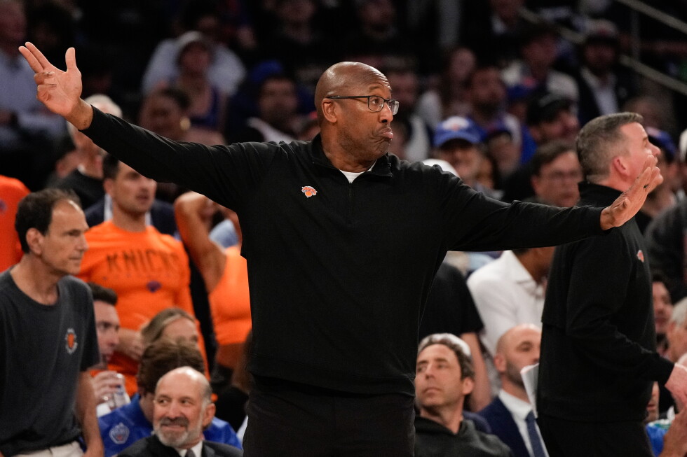 Knicks coach Mike Brown slams officiating after Spurs win Game 3