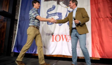 Kentucky Gov. Andy Beshear joins Rob Sand at Iowa rally