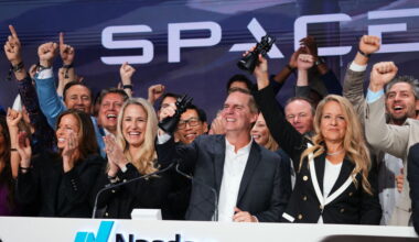 AI giants like SpaceX are heading for 401(k) accounts, even if people don't want them