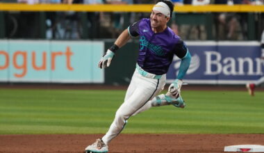 Carroll has a 3-run triple in the 8th to help the Diamondbacks beat the Twins 9-5