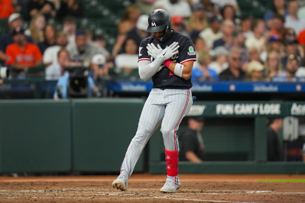 Twins hit 3 homers to back Matthews, then hold off Astros rally in 9th for 5-4 victory