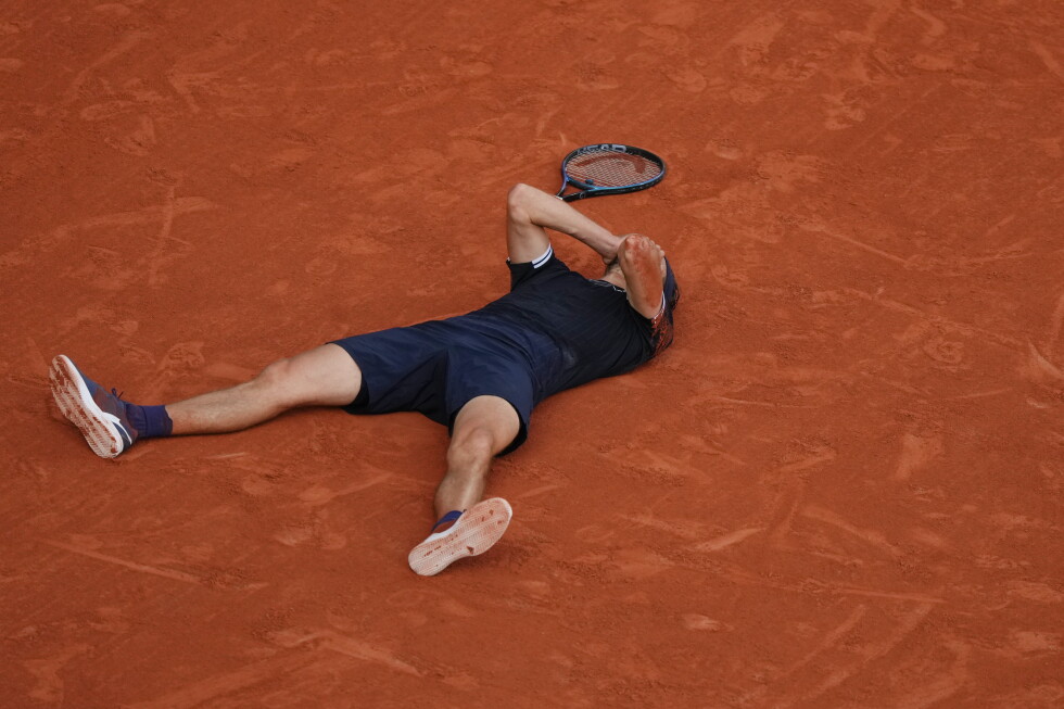 Alexander Zverev wins the French Open to finally earn a 1st Grand Slam title
