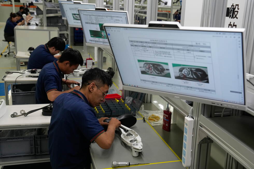 China rushes to build humanoid robots, but who will buy them?