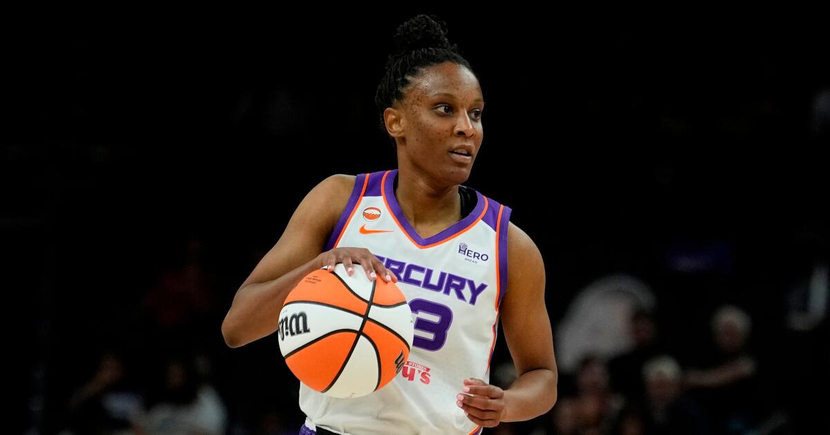 Sparks trying to poach Kiana Williams from Phoenix's developmental squad