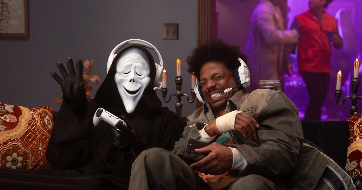'Scary Movie' review: It won't kill Anna Faris and Regina Hall's careers