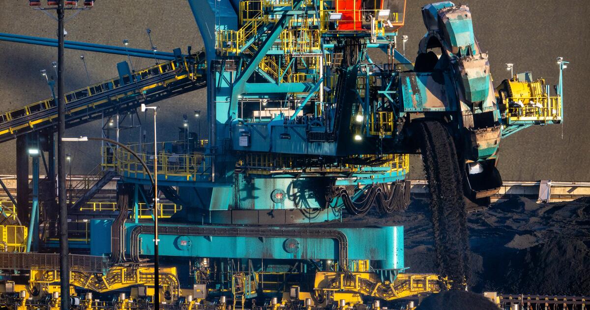 Trump announces new coal export terminal in Oakland