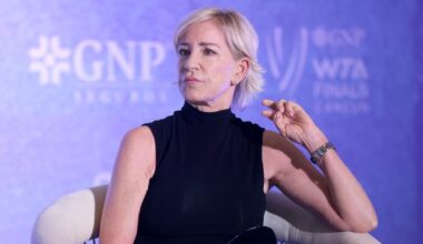 Tennis legend Chris Evert is battling ovarian cancer a third time