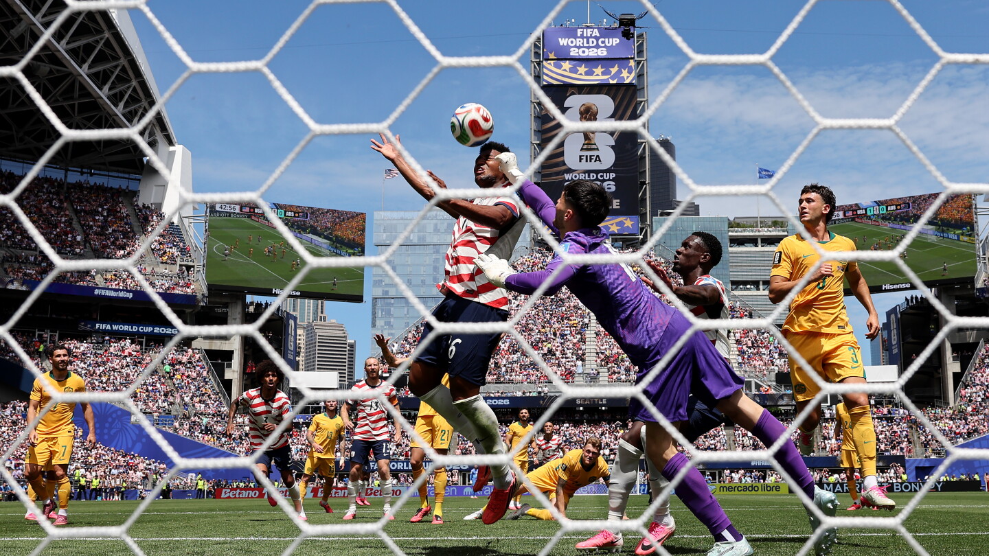 Alex Freeman, son of Antonio, scores goal for U.S. vs. Australia