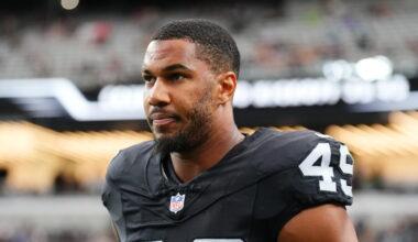 Cowboys agree to sign DE Charles Snowden