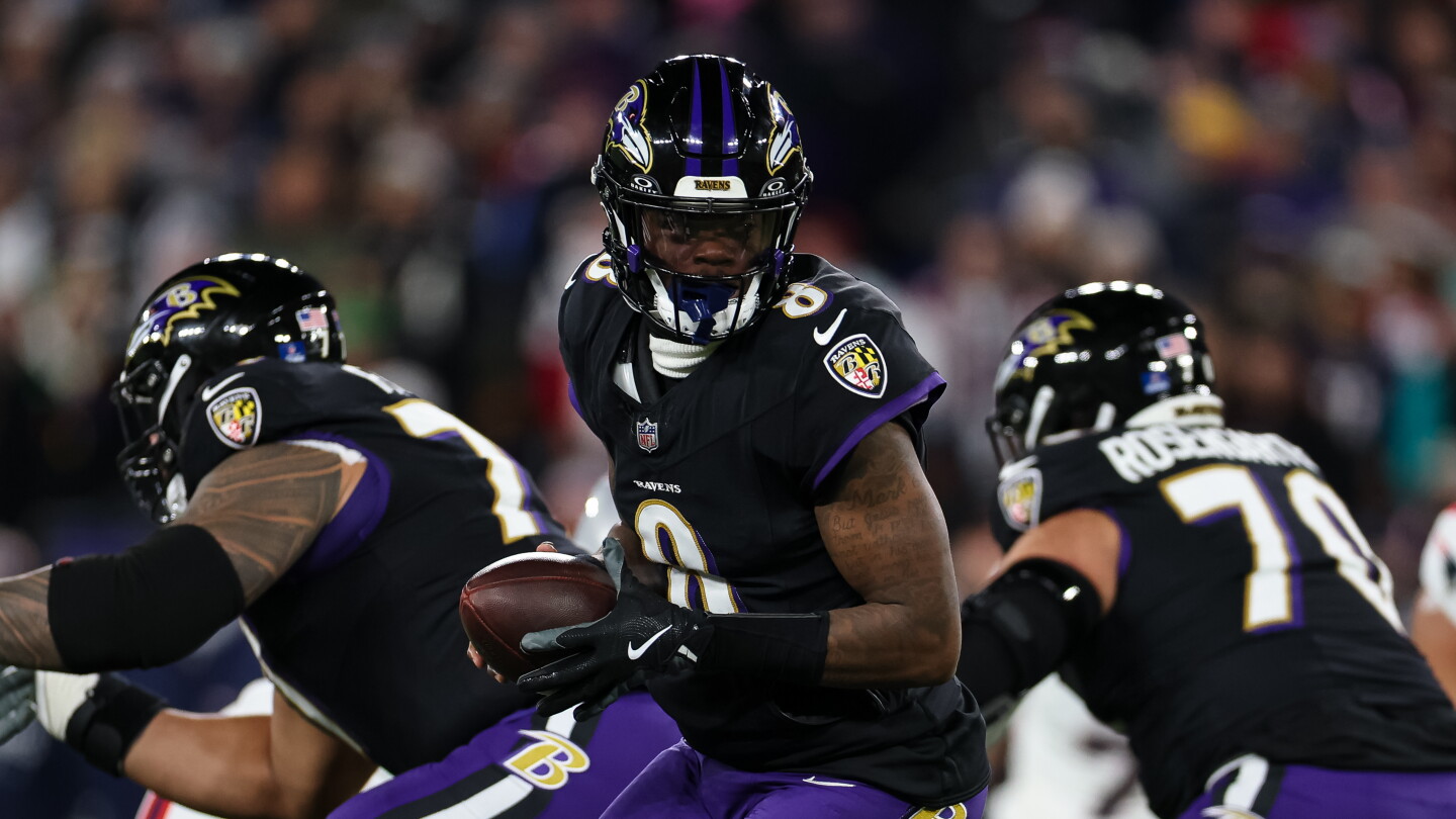 Lamar Jackson: I'm liking our choices at center