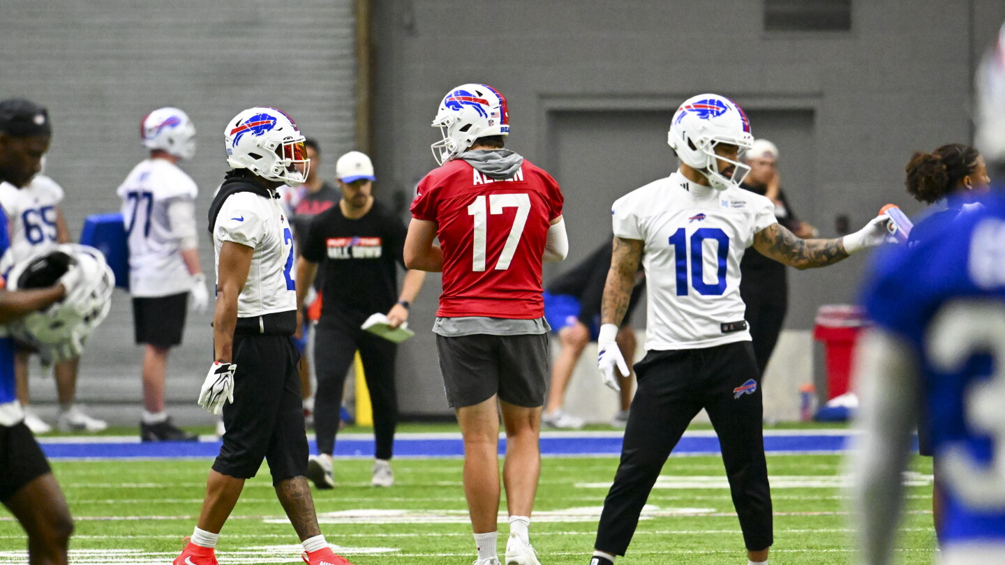 Josh Allen says DJ Moore will be a "huge help" to the Bills