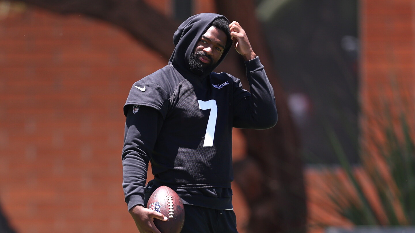 Mike LaFleur "not really concerned" about Cardinals starting QB right now