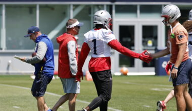 Drake Maye makes a favorable first impression with A.J. Brown