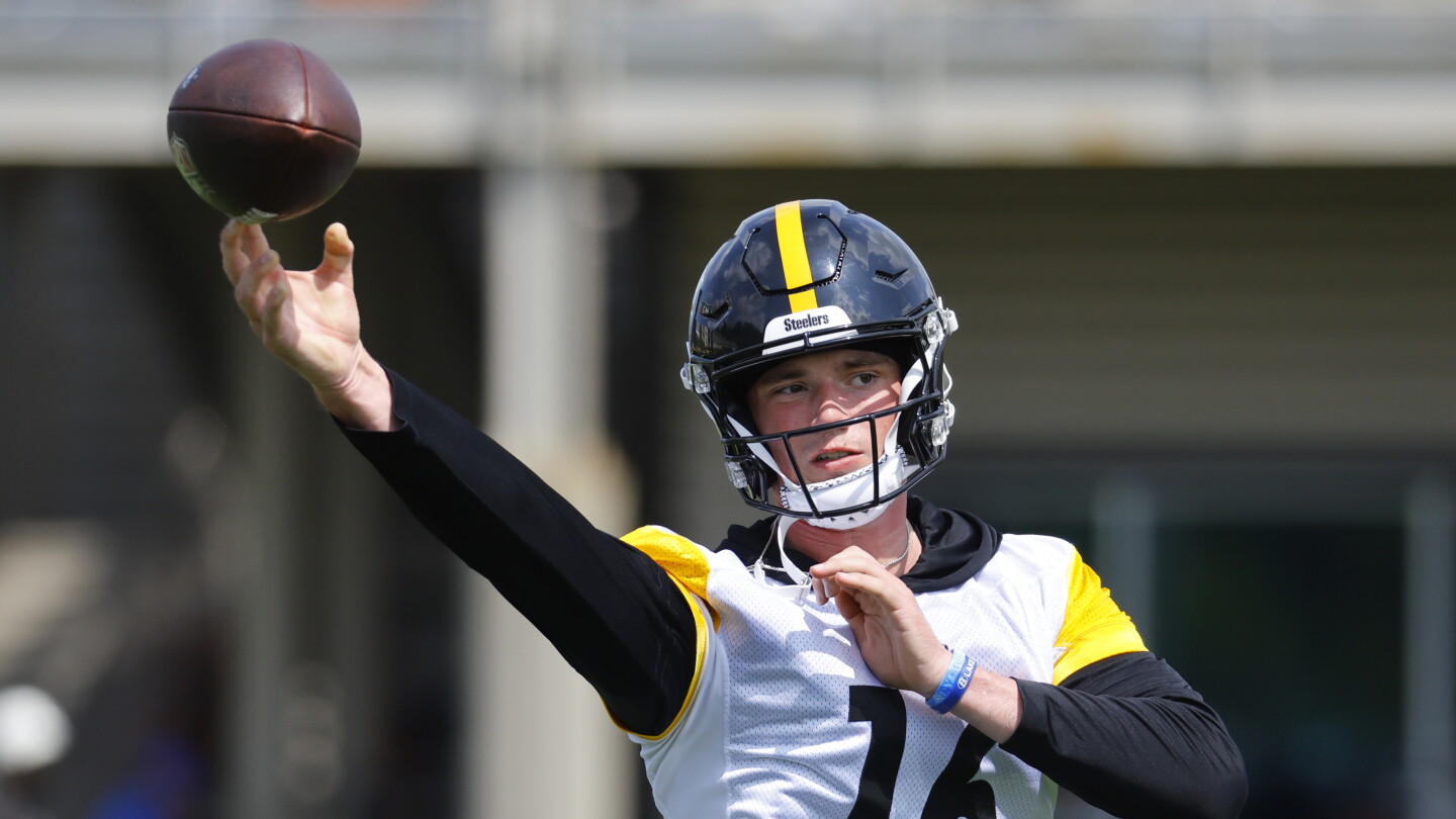 Drew Allar is being mentored by Aaron Rodgers