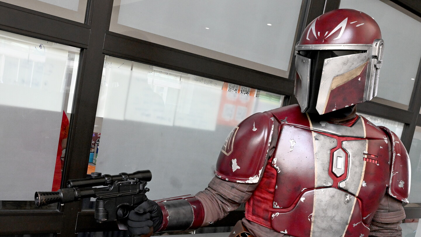 Fernando Mendoza seeks trademark protection of "Nandolorian"