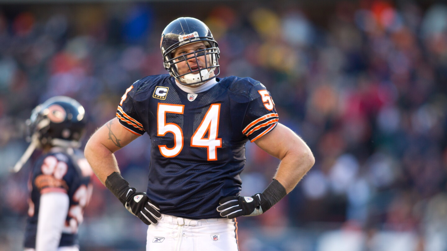 Brian Urlacher: I don't like the idea of the Bears playing in a dome, anywhere
