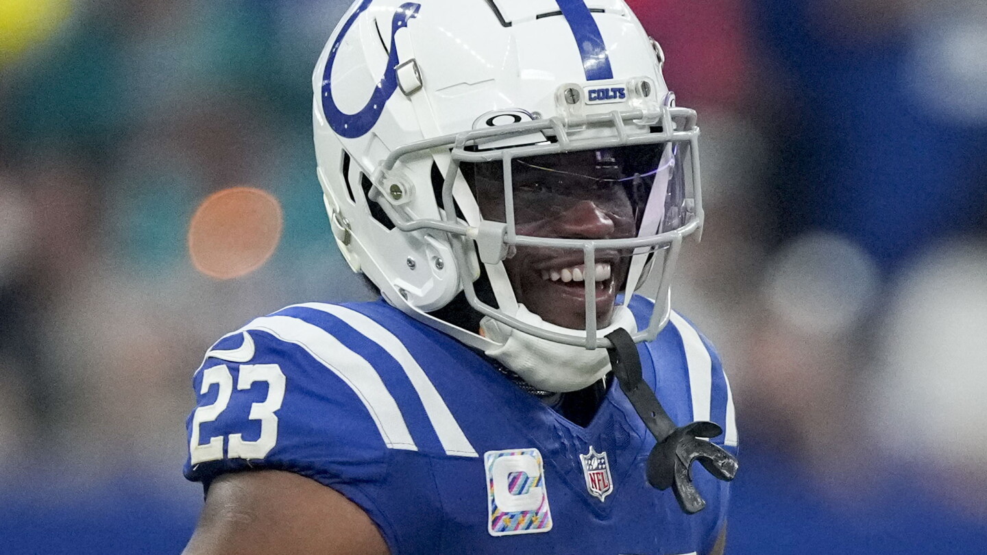 Kenny Moore wants to land with a team where he can win