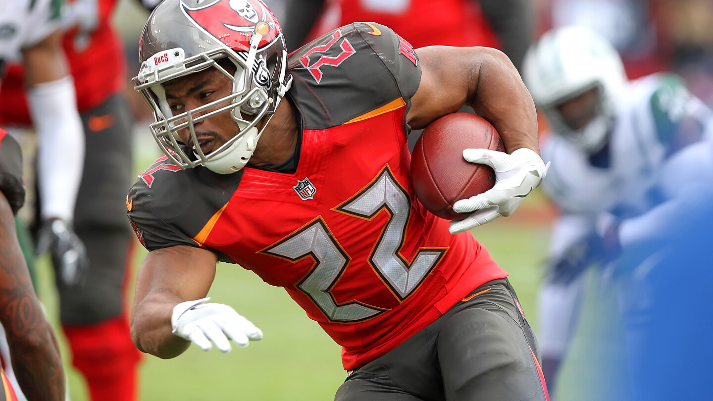 Doug Martin's parents sue Oakland for wrongful death, alleging police used excessive force