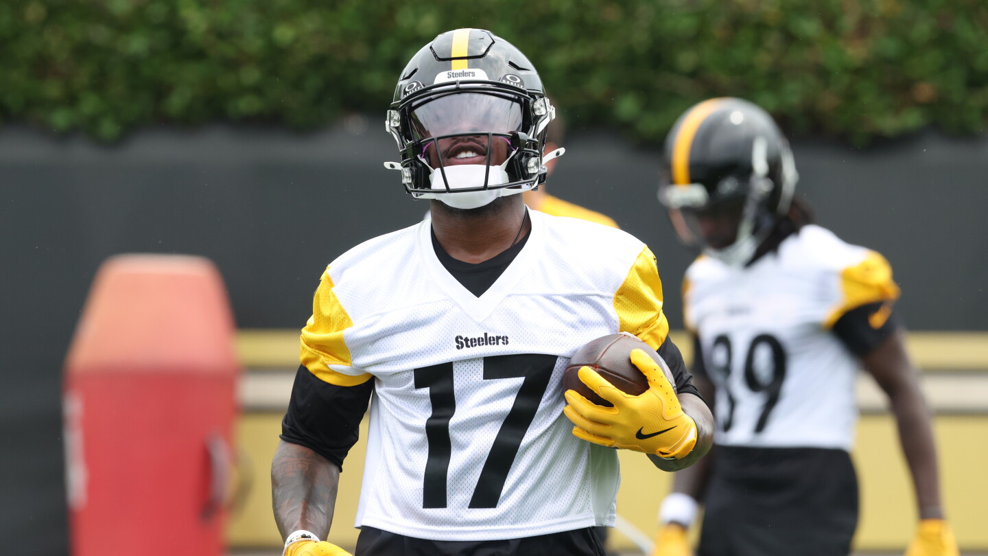 Rookie WR Germie Bernard: Aaron Rodgers pouring as much into me as he can