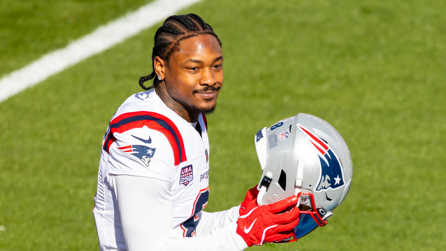 Mike Vrabel: We're not exploring re-signing Stefon Diggs right now, but would never say no