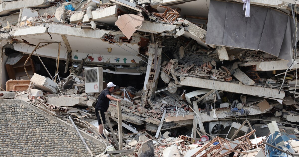 Rescuers scramble to find Venezuela earthquake survivors. And, SCOTUS rules on asylum