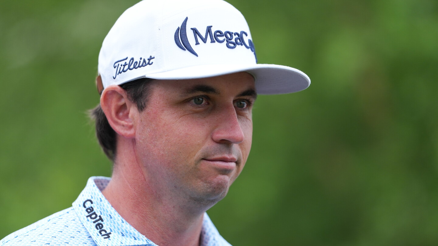 J.T. Poston had 80 feet to the hole after two strokes; he went on to card a 12