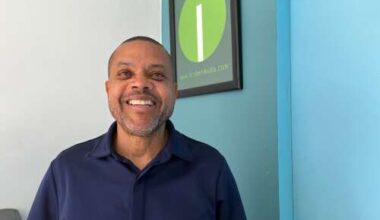 Watch: Small-business owners can learn how to ‘own a machine, not a job’ - The Royal Gazette