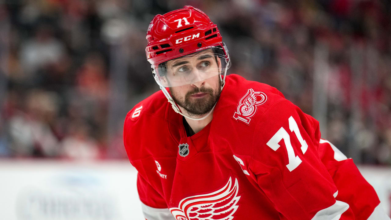 Yzerman says ‘no guarantees’ on Larkin trade request