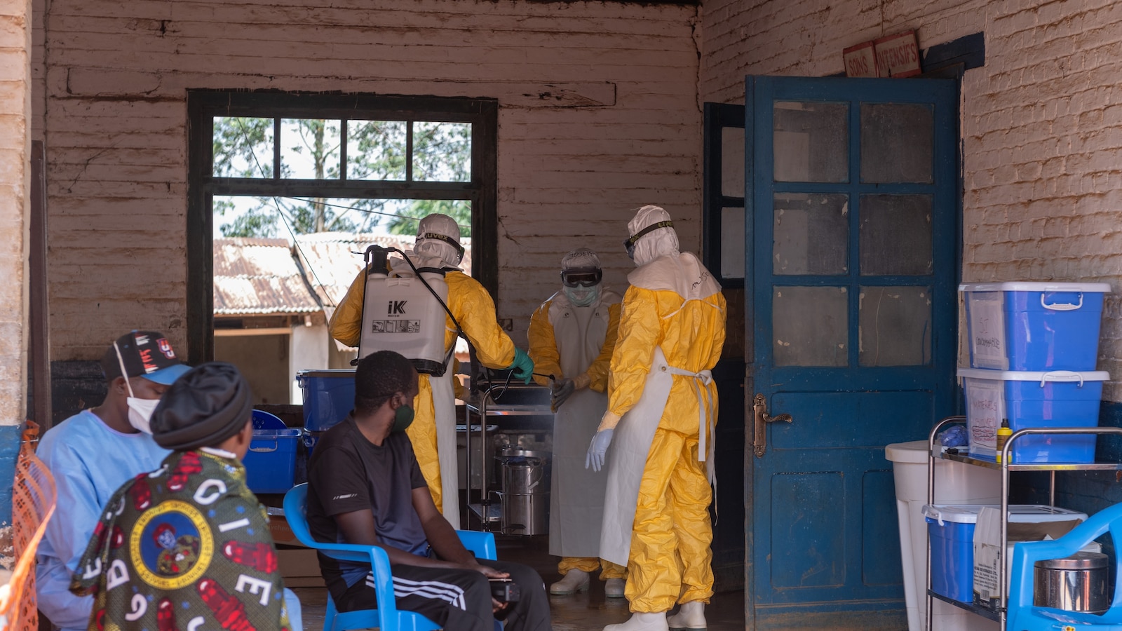 Congo's Ebola outbreak rises to 100 deaths out of 550 cases after a month