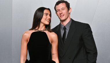 The sounds of Dua Lipa interrupt Portugal coach Martínez's World Cup news conference