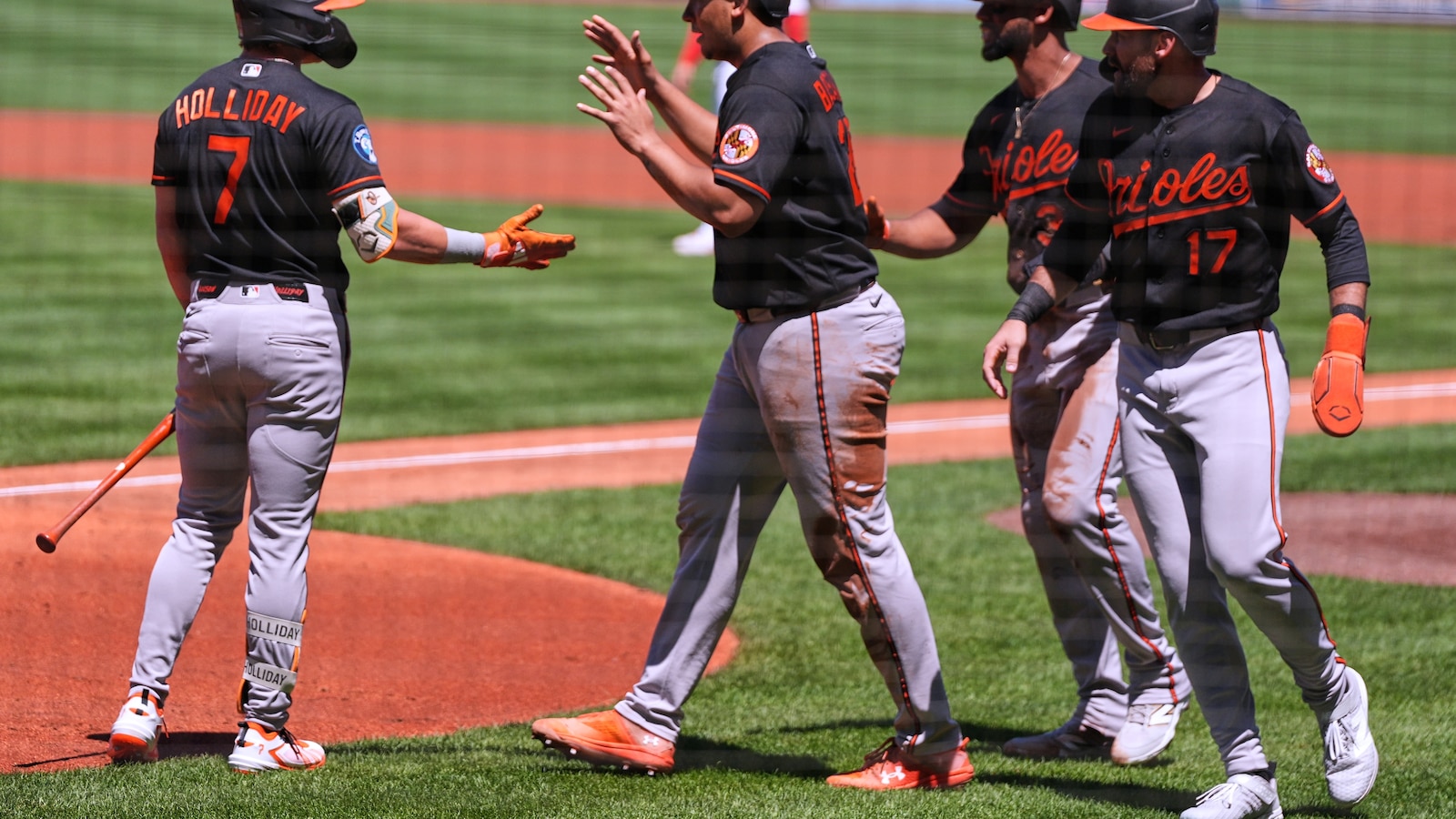 Orioles score 6 runs in the 1st inning to beat the Red Sox 8-2